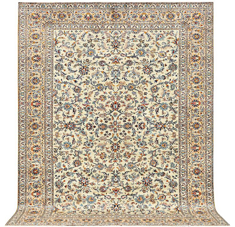 A Kashan carpet, c. 380 x 276 cm.