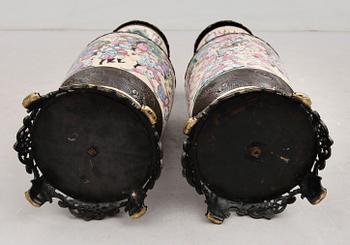 GOLVVASER, 2 st, porslin, Japan, 1900-tal.