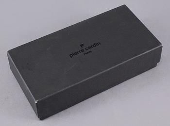 BLÄCKPENNA, Pierre Cardin.