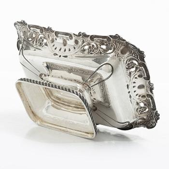 An English silver bowl, mark of John Round & Son Ltd, Sheffield, 1897.