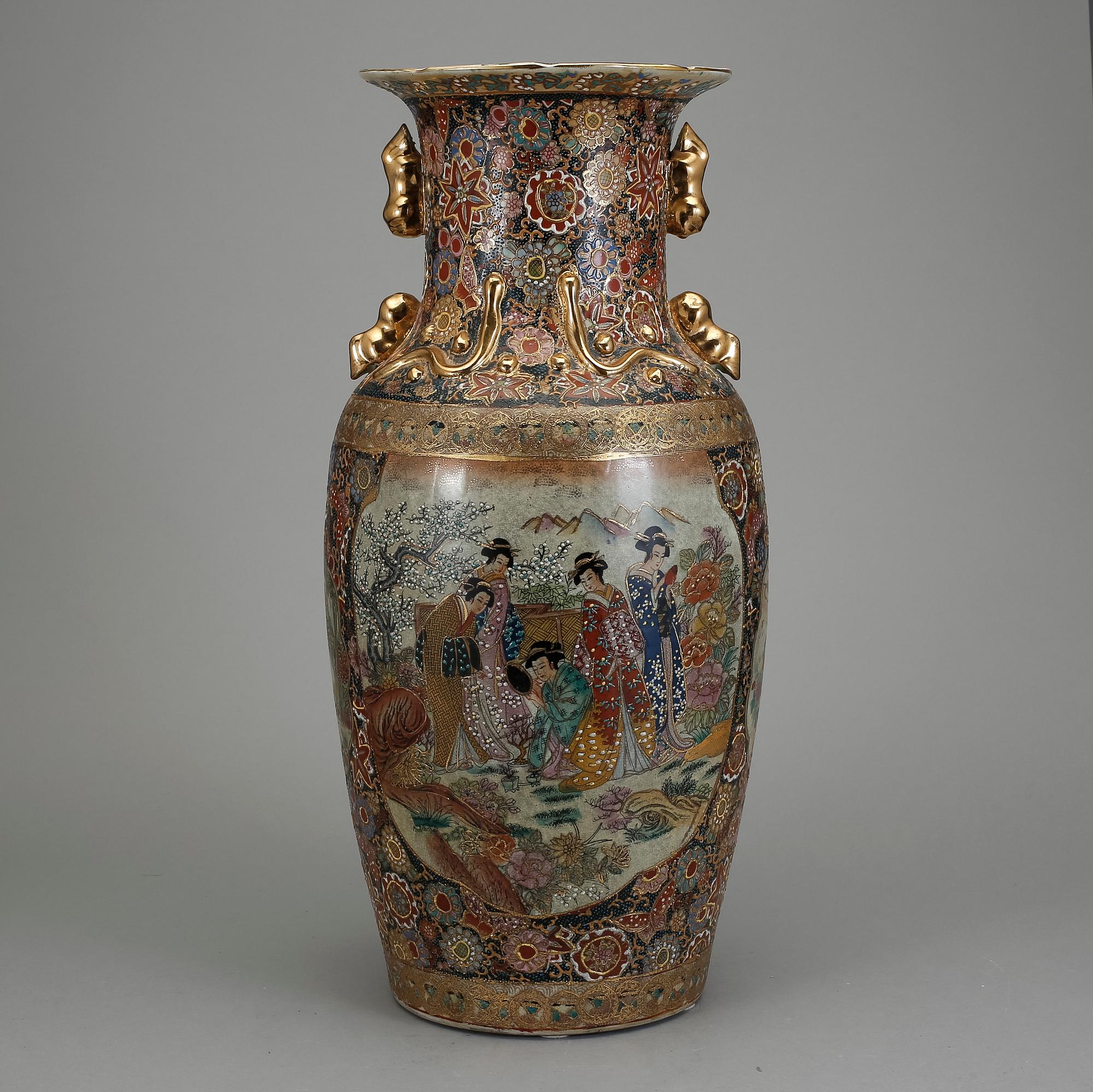 GOLVVAS, porslin. Japan/Kina. 1900-tal.