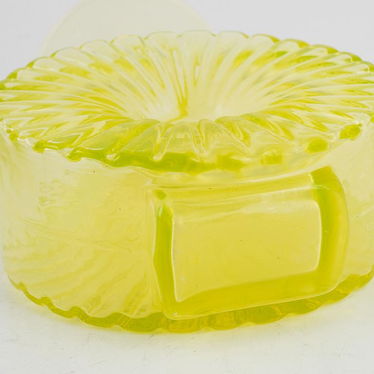 Helena Tynell,  flaska, "Solflaskan", Riihimäen Lasi Oy. I produktion 1964-1974.