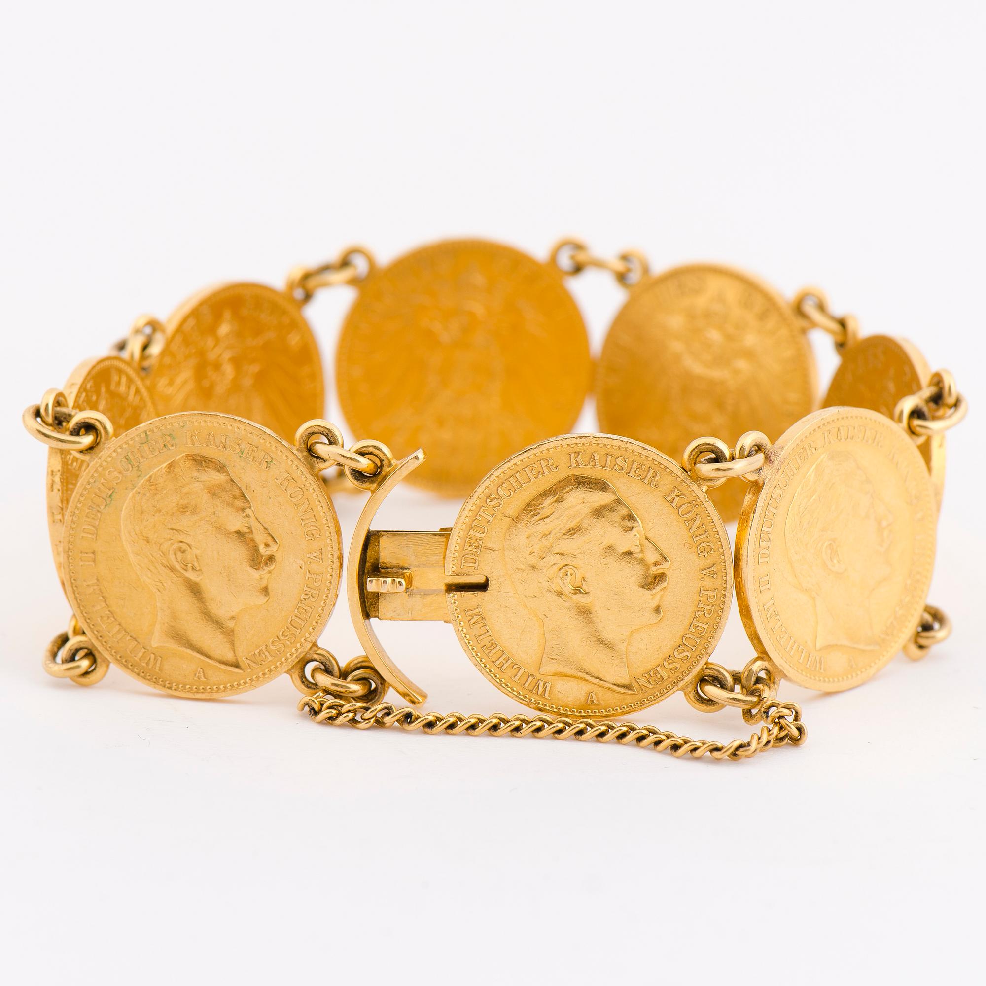 A BRACELET, gold coins, setting 18K gold.