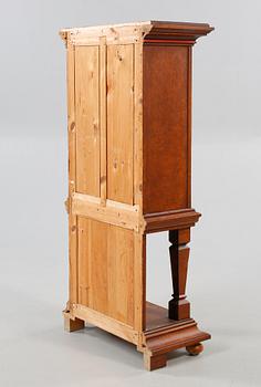 SKÅP, allmoge, daterat 1927.