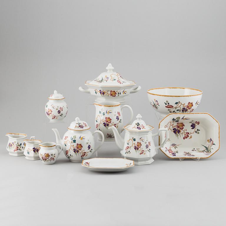 A part 'Devon Rose' dinner and coffee/teaservice, England, Wedgwood, designed 1971-1991 (68 pieces).