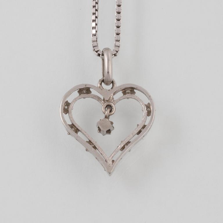 HÄNGE, 18K vitguld med åttkantslipade diamanter, importstämplat. Vikt 6,0 gram.