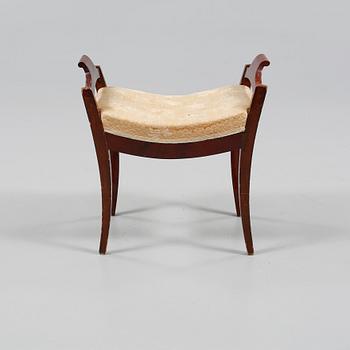 TABURETT, Karl-Johan, 1800-talets första hälft.