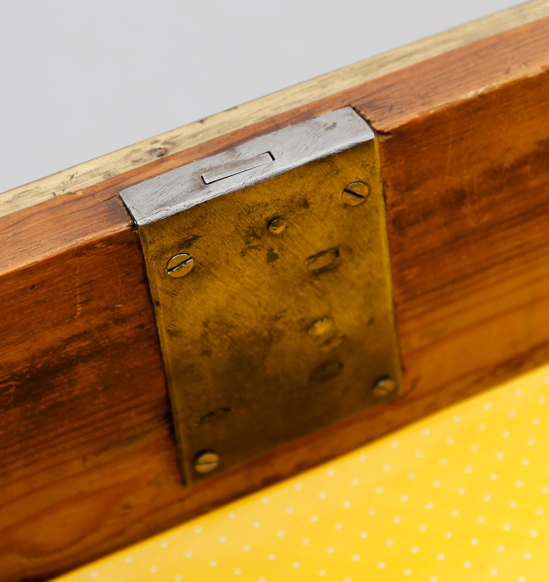 BYRÅ, sengustaviansk, omkring år 1800.