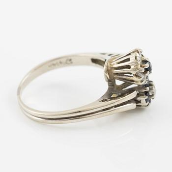 Ring, 18K white gold with sapphires and brilliant-cut diamonds, twin model.