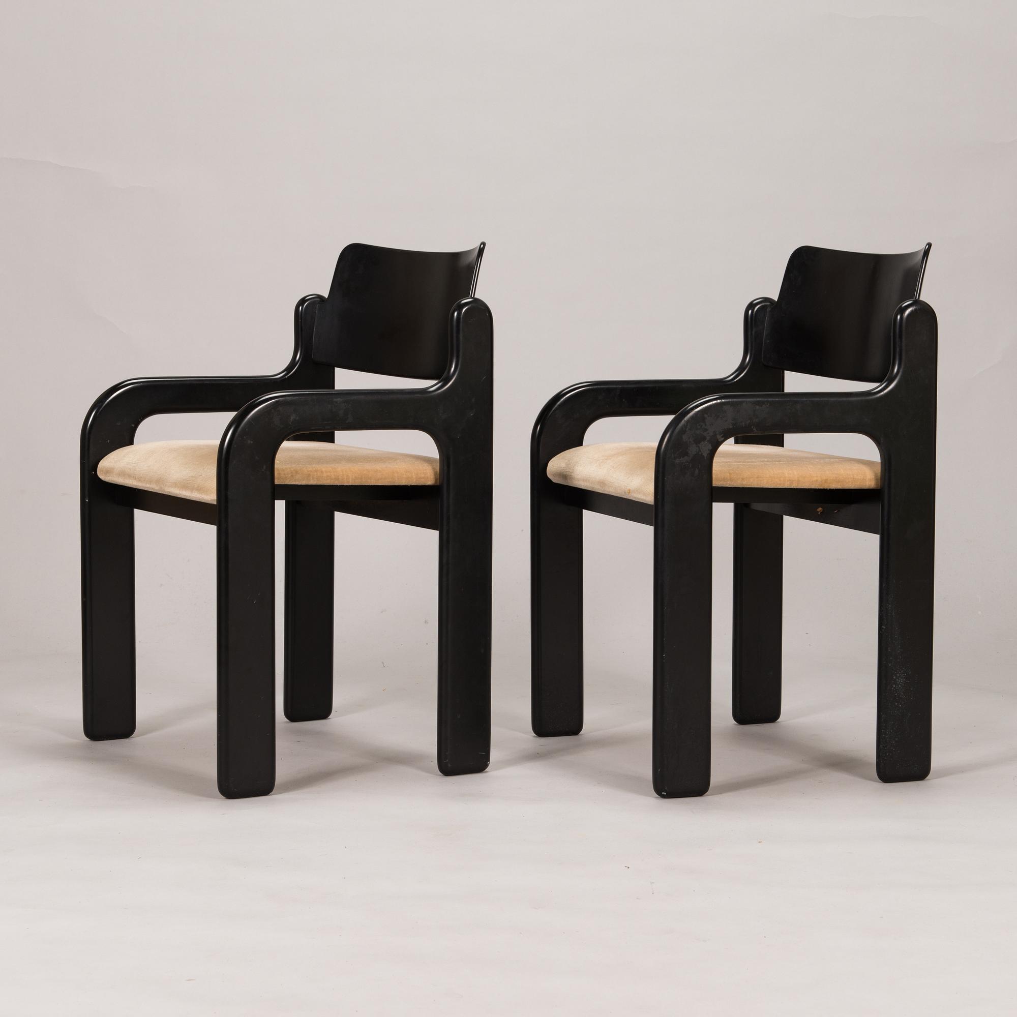 Eero Aarnio, A 1970's dinner table and six chairs "Flamingo" for Asko.