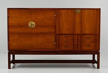 SIDEBOARD, 1900-talets mitt.