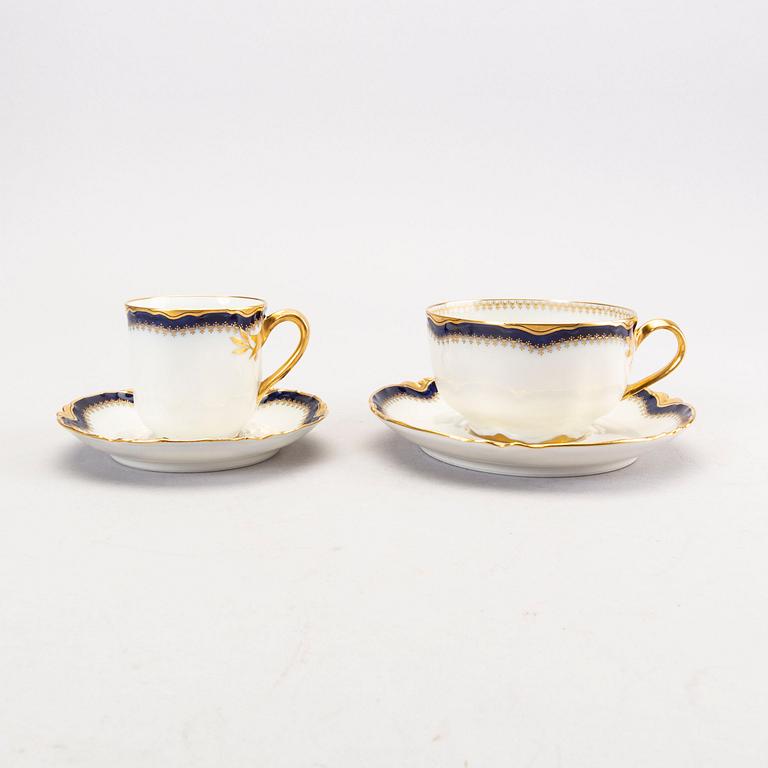 A 122 pcs of Limoges porcelain dinner service.