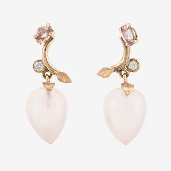 Earrings with rose quartz in drop shapes, pink tourmaline, and brilliant-cut diamonds.