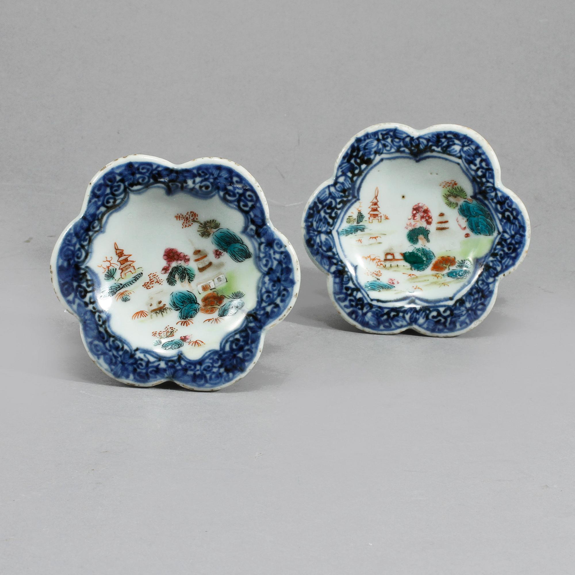 SALTKAR, ett par, porslin, Kina, 1700-tal.