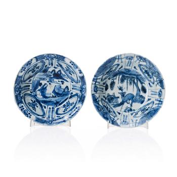 959. Two blue and white kraak bowls, Ming dynasty, Wanli (1572-1620).