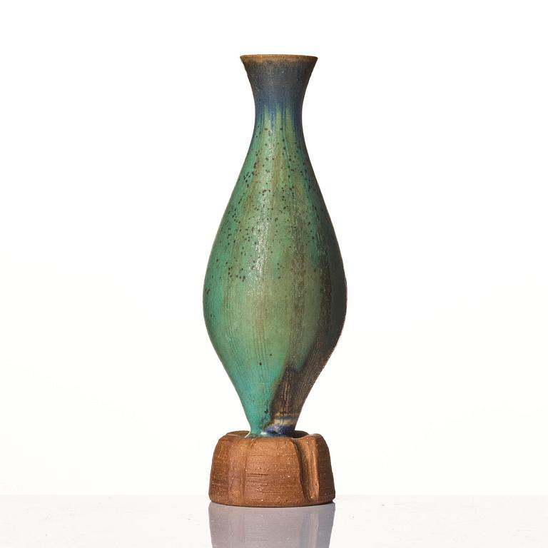Wilhelm Kåge, a Farsta Spirea stoneware vase, Gustavsberg Studio 1957.