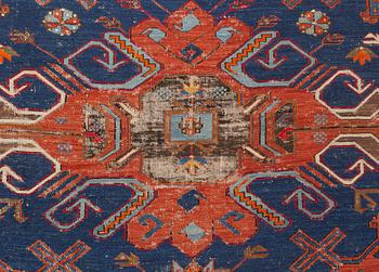 Matta, antik Soumak, Östra kaukasus, ca 372 x 275 cm,