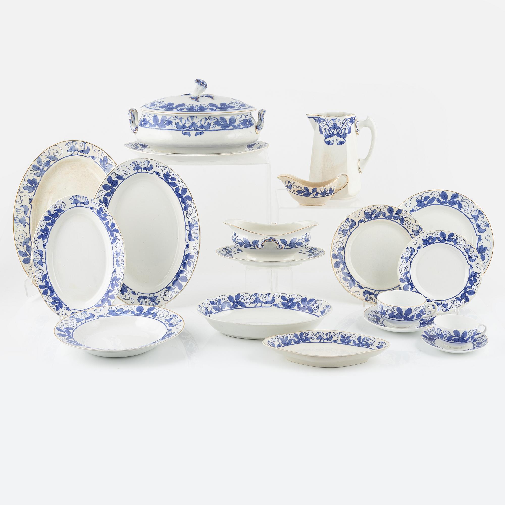 Gunnar Wennerberg, 74 pieces of a "Blåsippa" dinner service, Gustavsberg, Sweden.
