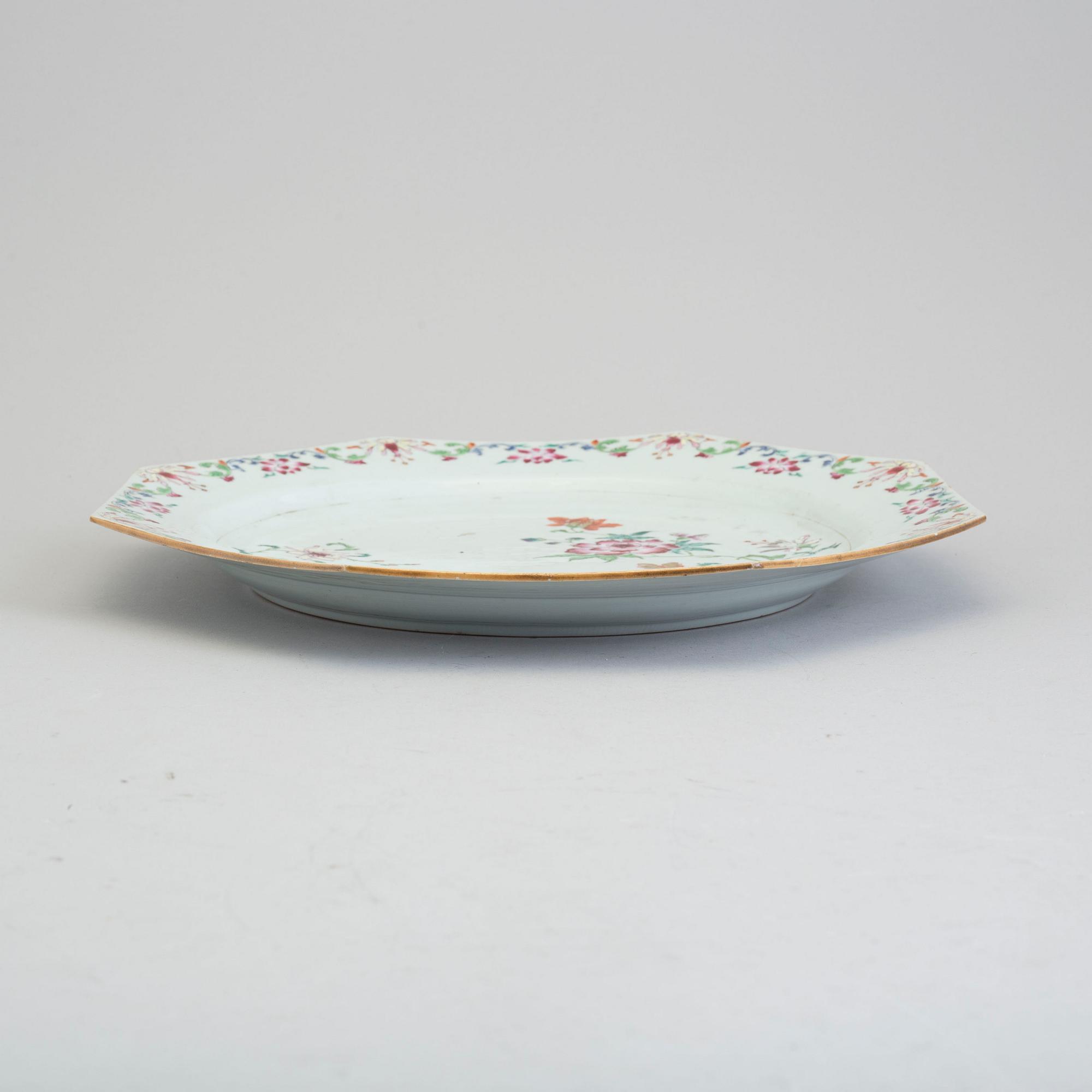 A famille rose export porcelain dish, Qing dynasty, Qianlong (1736-95).