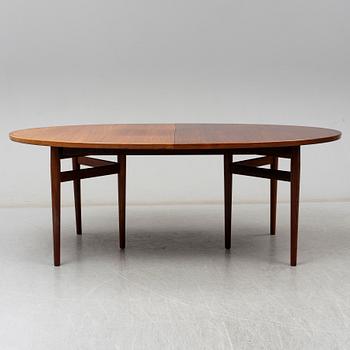 ARNE VODDER, a Danish rosewood veneered dining table, 1960's.