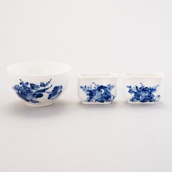 ROYAL COPENHAGEN, A 40-piece set of 'Blå Blomst" tablewear, second half of the 20th century.