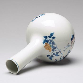 A famille rose vase, Qing dynasty with seal mark.