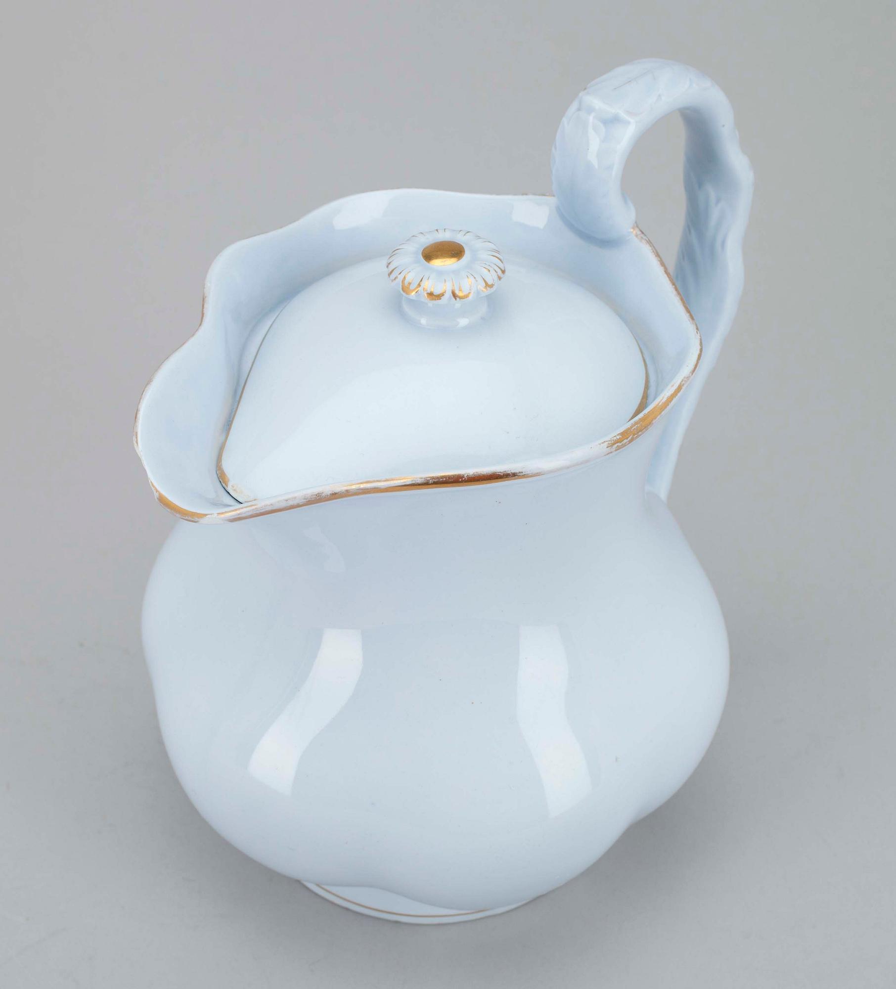 JUG WITH LID.