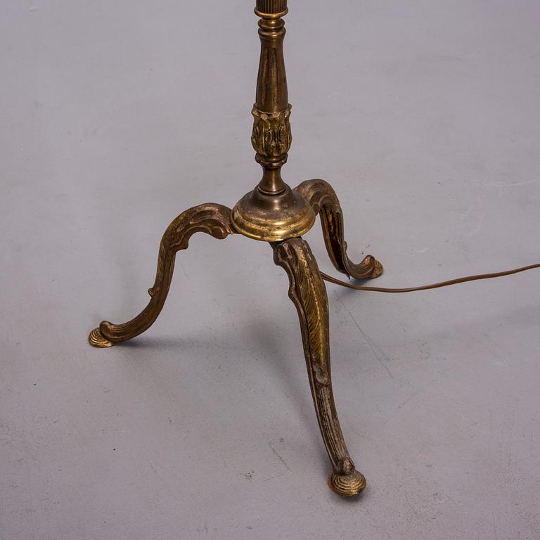 GOLVLAMPA, 1900-talets senare hälft.