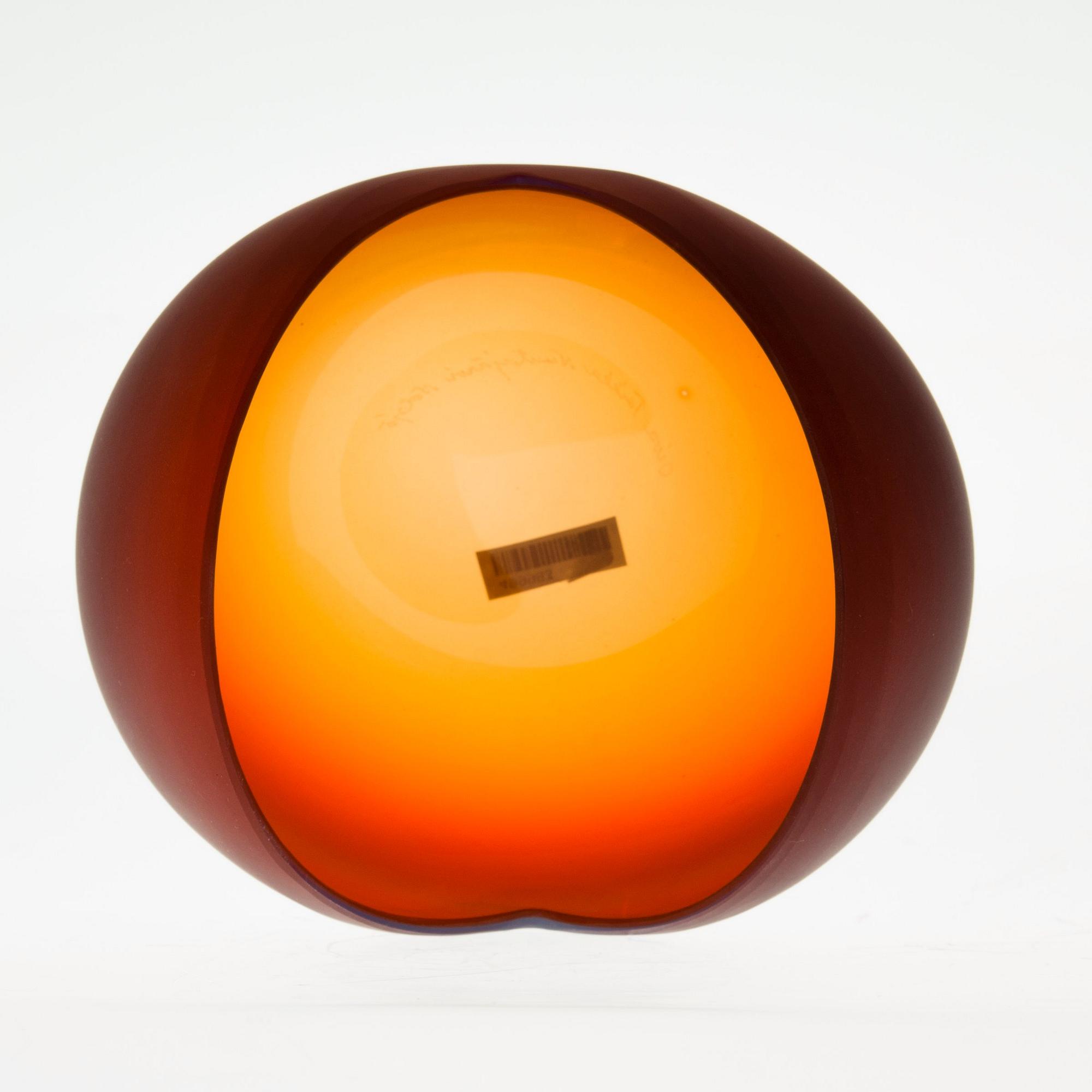 Oiva Toikka, A SHEARED BOWL.