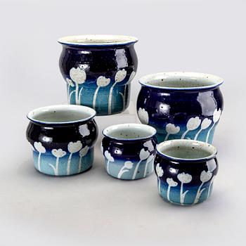 Jackie Lynd, five stoneware flower pots from Rörstrand in the second half of the 20th century.