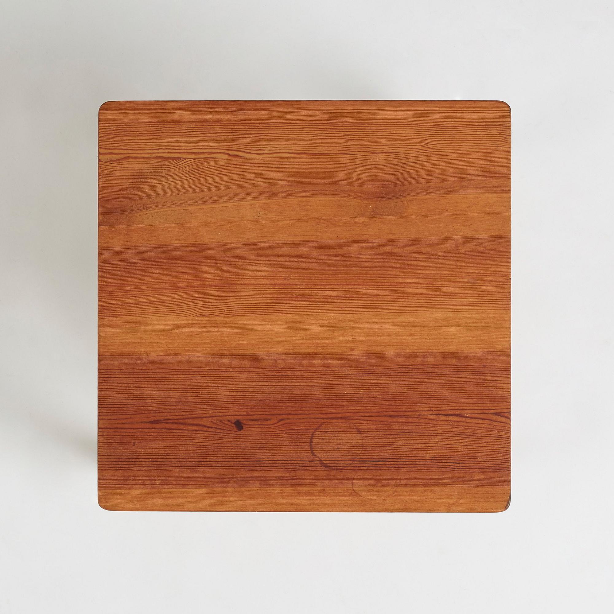 Axel Einar Hjorth, sidobord, "Wärmdö", Nordiska Kompaniet, 1930-tal.