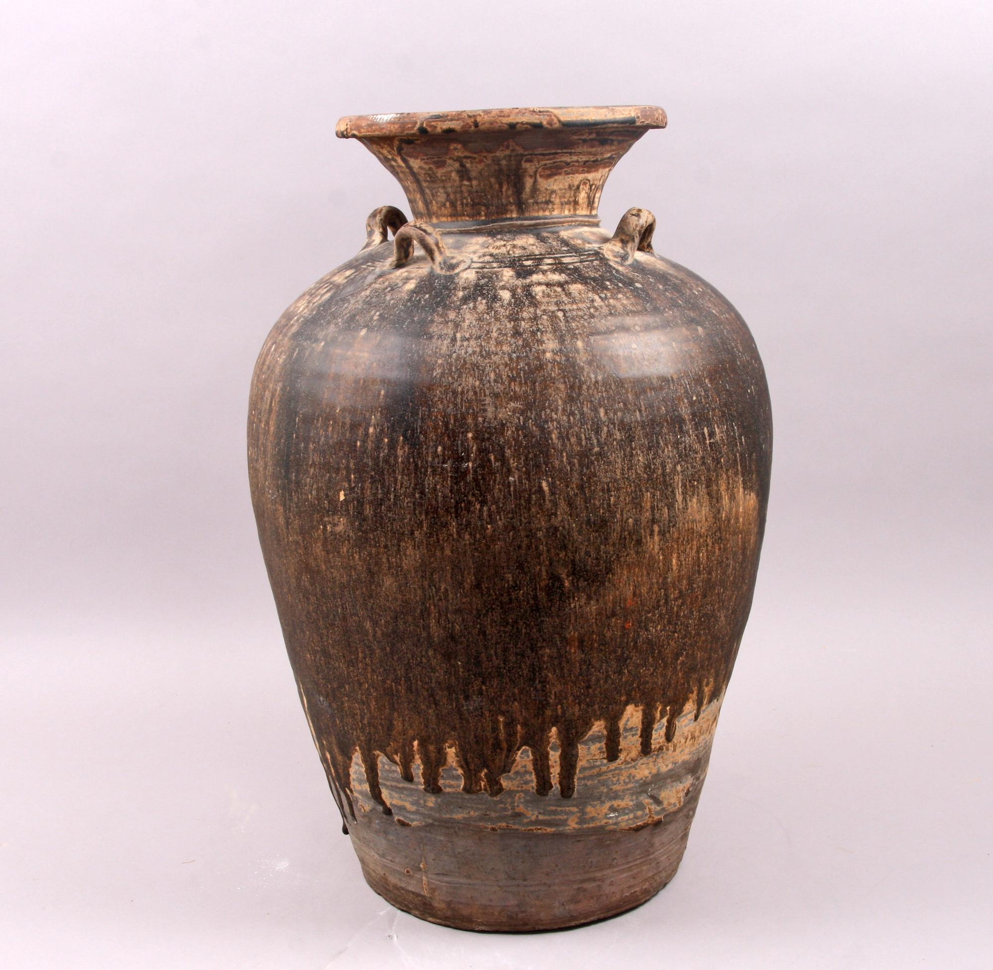 URNA, lergods, Kina, Mingdynastin, 1368-1644.