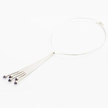 Anni & Bent Knudsen, collier, silver med cabochonslipade ametister, Danmark ca 1960-tal.
