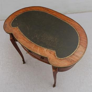 DAMSKRIVBORD, Frankrike, 1900-talets början.