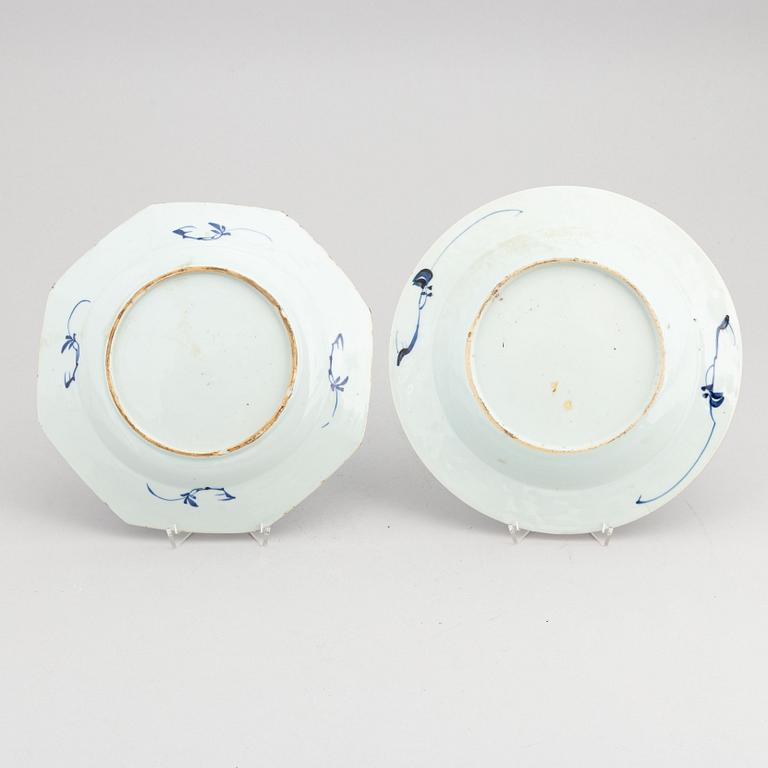 Two Chinese blue and white porcelain plates, Qing dynasty, Qianlong (1736-1795).