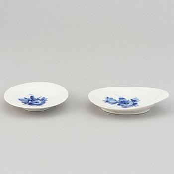 A 75 pcs Royal Copenhagen "Blå Blomst" porcelain part coffee service.