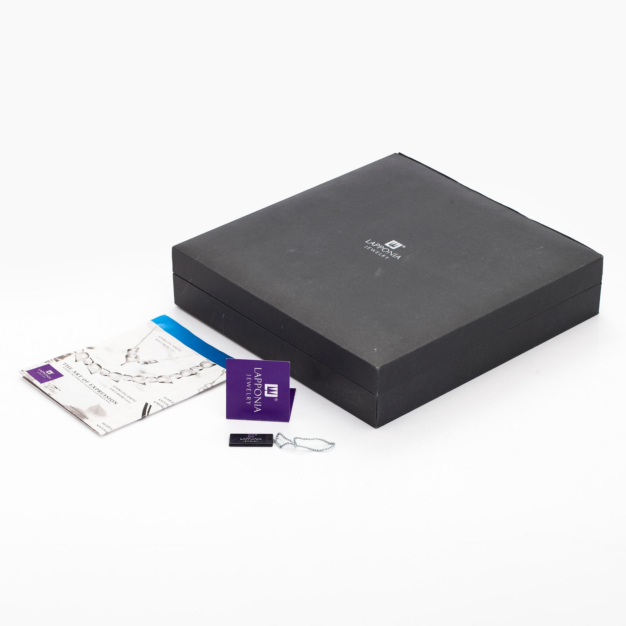 Chao-Hsien Kuo, a sterling silver necklace 'Sparkling Spring', Lapponia 2012.