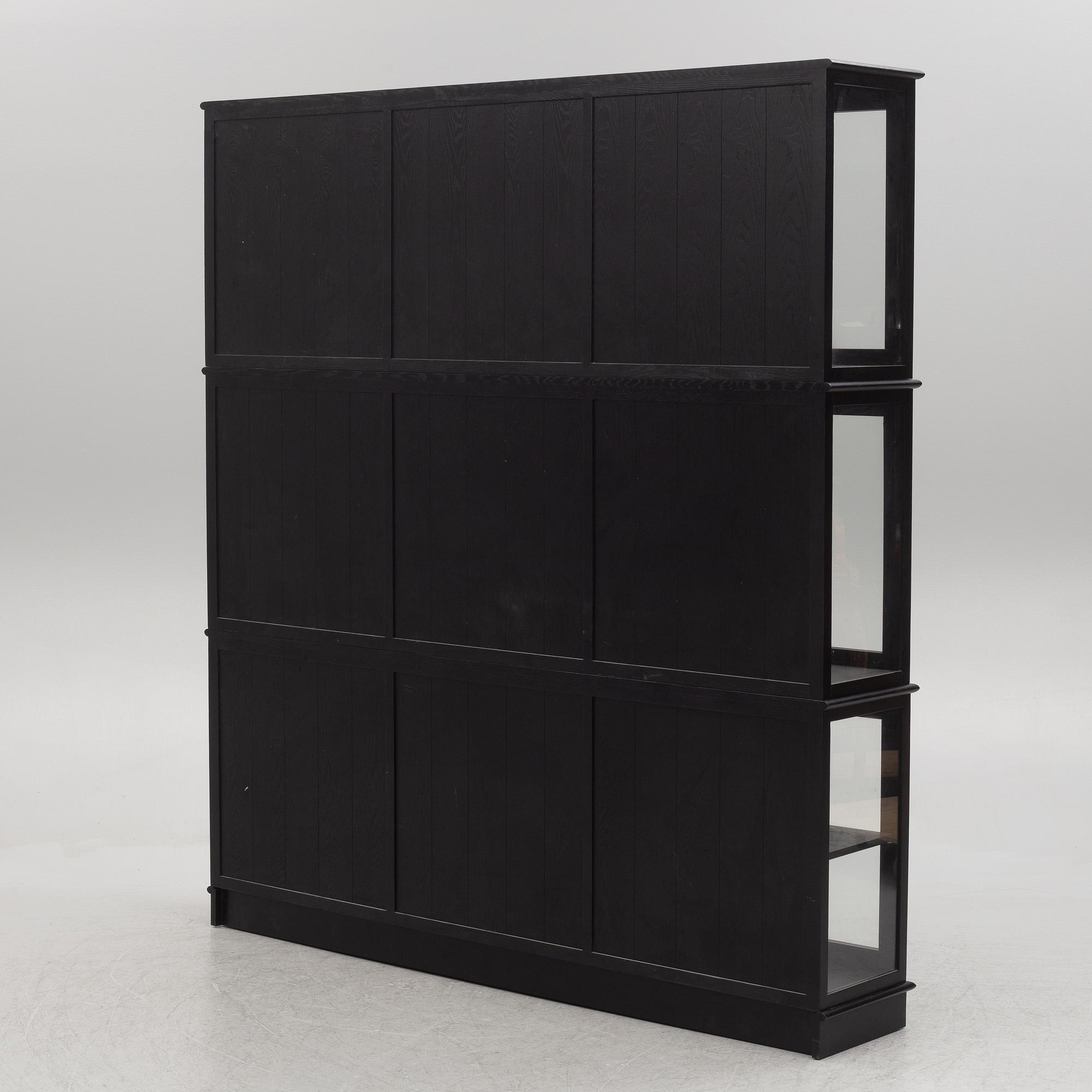 Vitrinskåp, samtida.