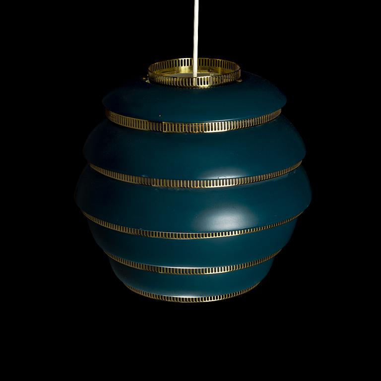 ALVAR AALTO, A CEILING LAMP. Beehive A331. Manufactured by Valaistustyö. Designed in 1953.