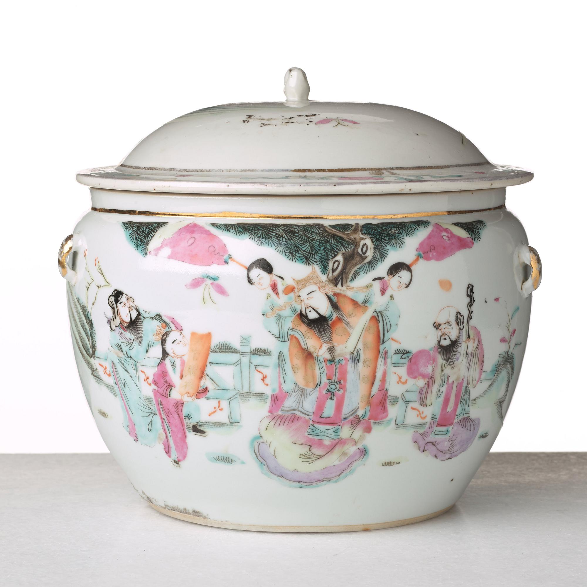 SKÅL med LOCK, porslin. Qingdynastin, omkring 1900.
