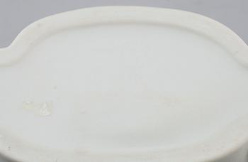 FIGUR, parian, "Mannen med masken", ur serien Figurin, Stig Lindberg, Gustavsberg.
