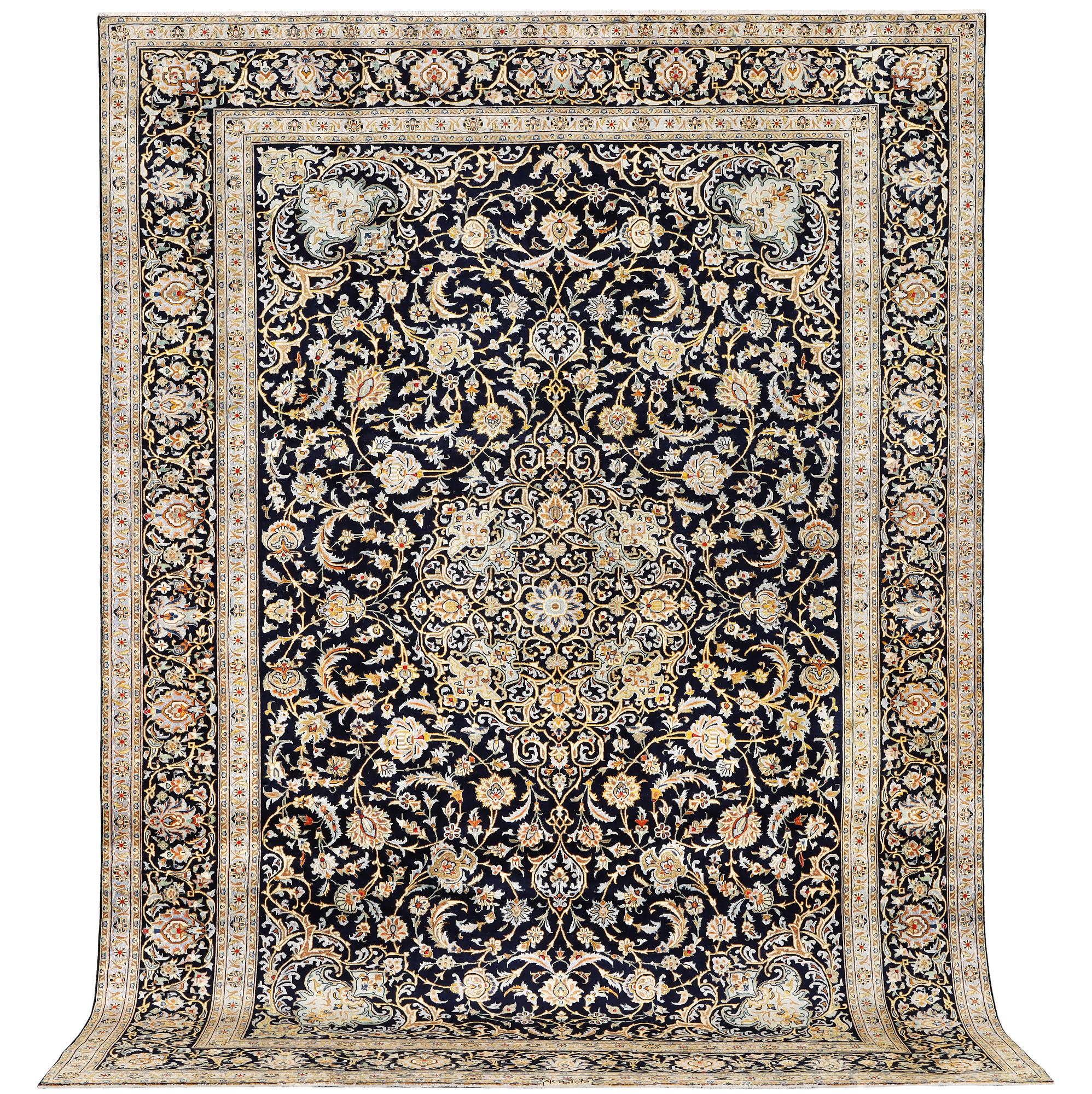 Matta, Keshan, ca. 376 x 266 cm.