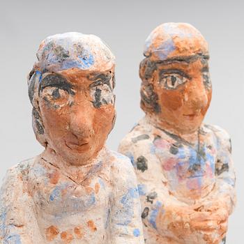 MILJA AARNIO, SKULPTUR, målad terracotta. Signerad och daterad MA -87.
