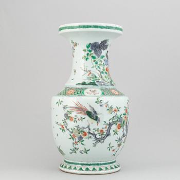 Vas, porslin, Qingdynastin, sent 1800-tal.