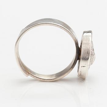 Jorma Laine, Ring "Mörököli", silver. Turun Hopea, Åbo.