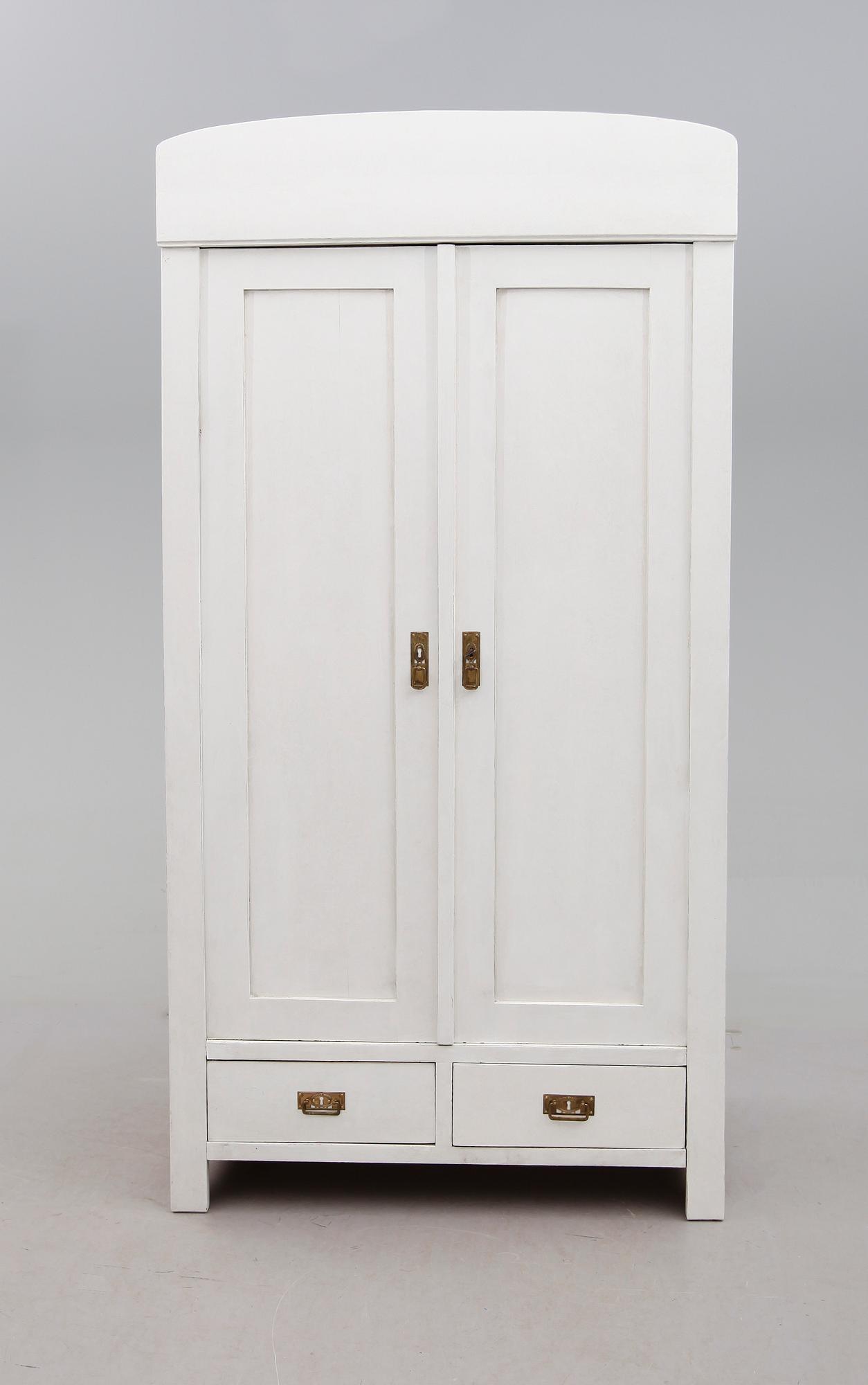 KLÄDSKÅP, 1900-talets början.