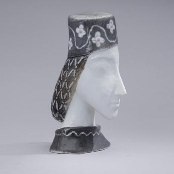 A CERAMIC SCULPTURE, Arabia. Stamped Schilkin Arabia Suomi Finlandia.