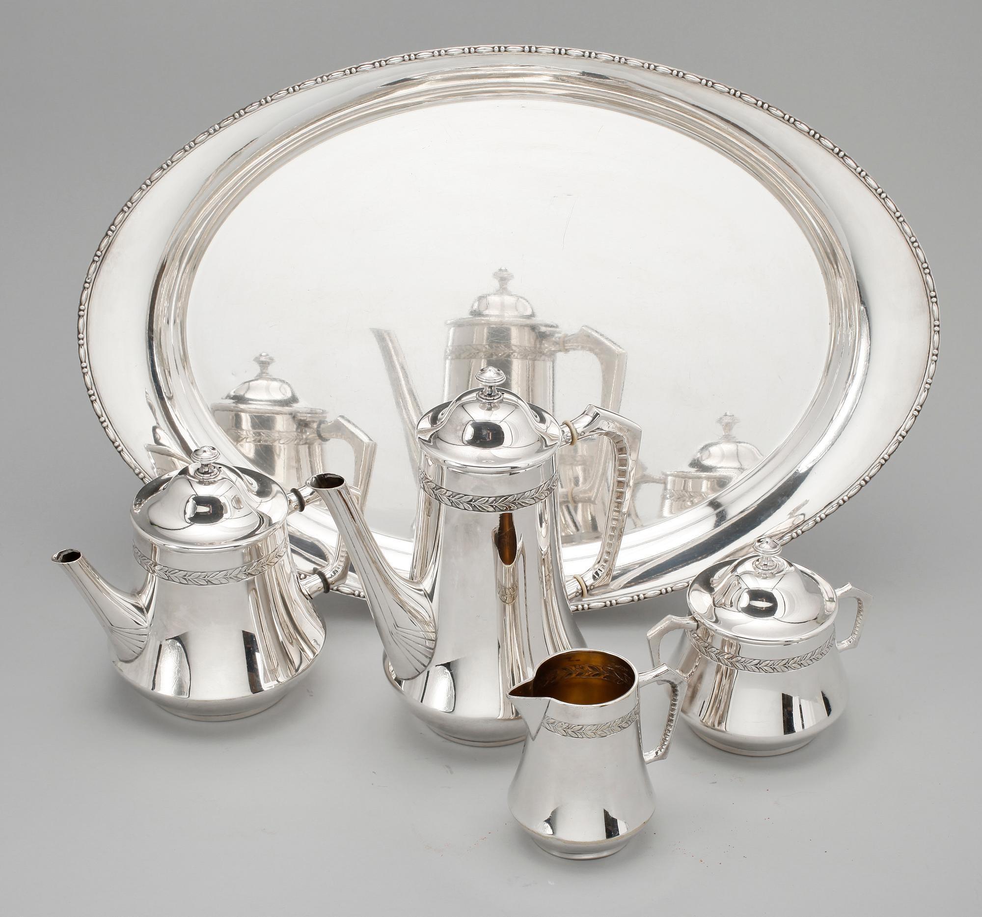 KAFFE- OCH TESERVIS, 4 del, nysilver, WMF samt BRICKA, nysilver, 1900-talets första hälft.