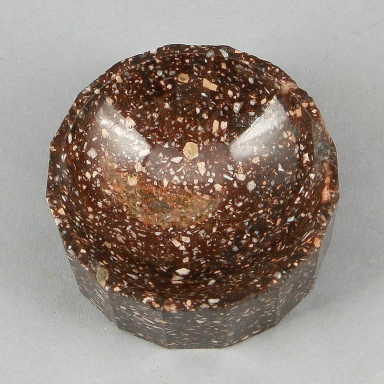 SALTKAR, porfyr, 1800-tal.