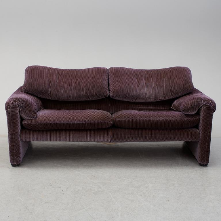 A second half of the 20th century 'Maralunga' sofa my Vico Magistretti for Cassina, Italy. designed 1973.
